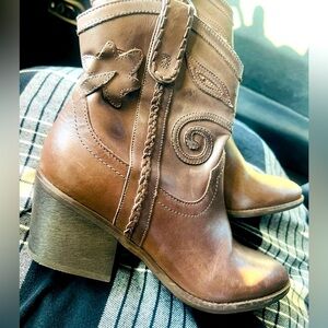 Carlos Santana Women's Austin Boot Dark Brown Size 7.5